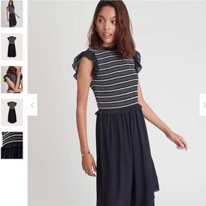 NWT Ann Taylor Navy & White Smocked Dress Sz 6